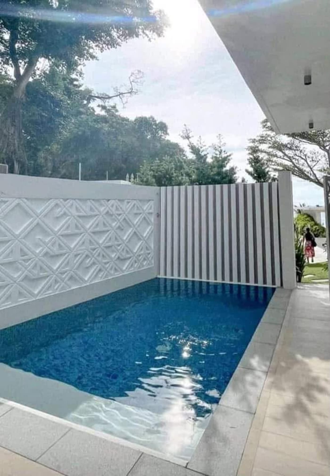 Modern residential pool built by Metrixpool